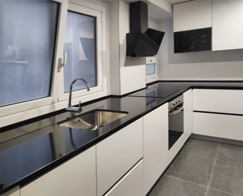 Mobiliario de cocina a medida en uno de nuestros proyectos: Raiz