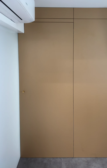 Puerta escamoteable
